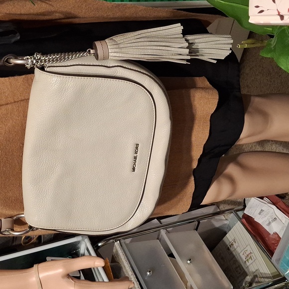 Michael Kors Elsey gray leather saddle bag crossbody with Tassels 10x8 euc - Picture 13 of 13